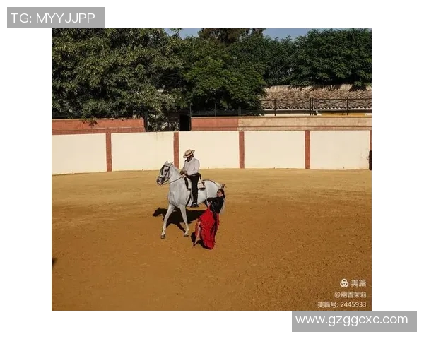 足球明星与中国舞女的浪漫故事揭秘谁是他们的舞台女神